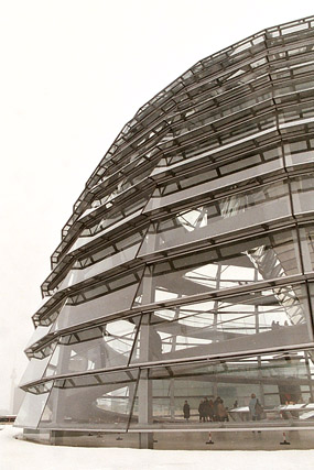Reichstagskuppel / Dôme en verre de Norman Foster, Reichstag - Regierungsviertel - Berlin - Allemagne / Deutschland - Carnets de route - Photographie - 00b