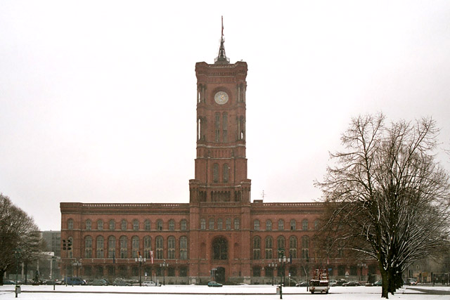 Rotes Rathaus / Berliner Rathaus / Hôtel de ville rouge - Alexanderplatz - Berlin - Allemagne / Deutschland - Carnets de route - Photographie - 00