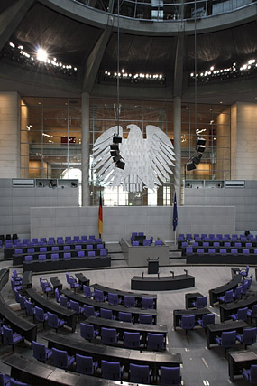 Plenarsaal / Salle plénière - Reichstagsgebäude, Sitz des Deutschen Bundestages / Palais du Reichstag - Berlin - Brandebourg / Brandenburg - Allemagne / Deutschland - Sites - Photographie - 02a