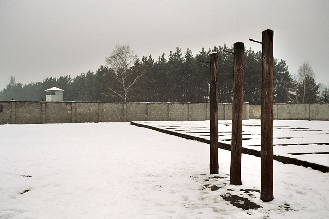Le pieu - Sachsenhausen, Konzentrationslager (KZ) / Camp de concentration - Oranienburg - Berlin - Allemagne / Deutschland - Carnets de route - Photographie - 06